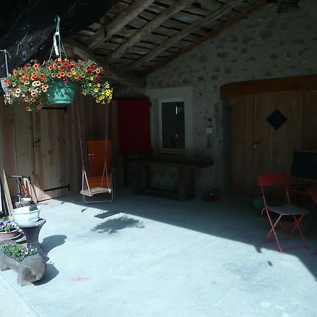 La Grange D'Agnes Bed and Breakfast Montmaur-en-Diois Eksteriør billede