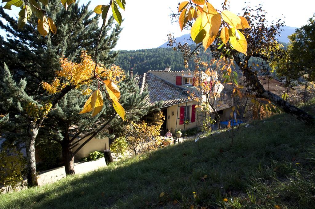 La Grange D'Agnes Bed and Breakfast Montmaur-en-Diois Eksteriør billede