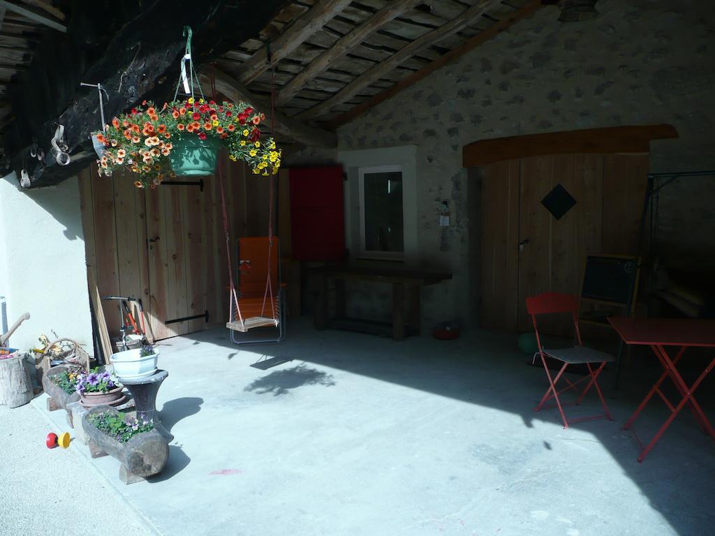 La Grange D'Agnes Bed and Breakfast Montmaur-en-Diois Eksteriør billede